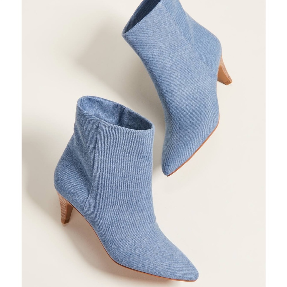 Dolce Vita DeeDee booties, blue, NWT 6 1/2